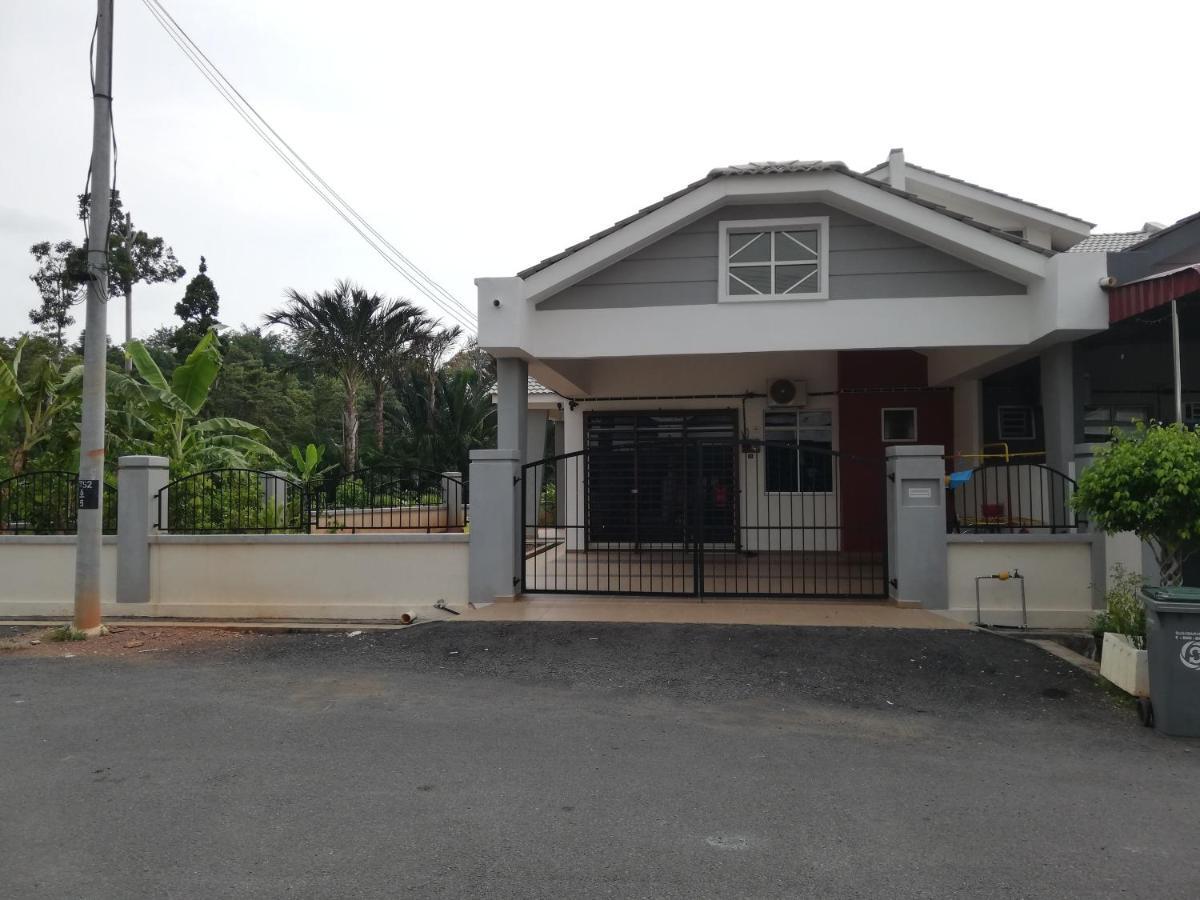 Samsiah Guest House - Taman Yayasan Segamat Buloh Kasap Luaran gambar